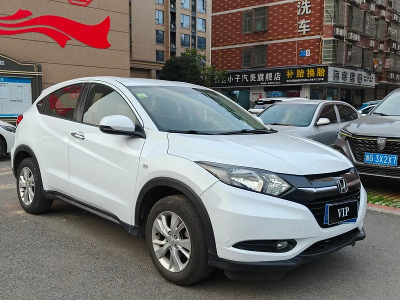 Honda Vezel 2015 1.5L Manual two-wheel drive comfort type exterior photo 3 Honda Vezel 2015 1.5L Manual two-wheel drive comfort type exterior photo 3