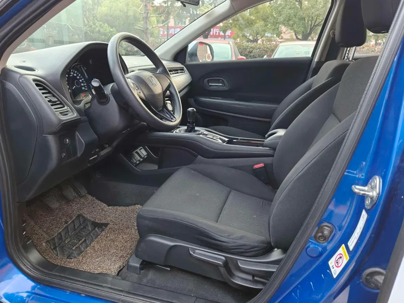 Honda Vezel 2015 1.5L Manual two-wheel drive comfort type exterior photo 4 Honda Vezel 2015 1.5L Manual two-wheel drive comfort type exterior photo 4