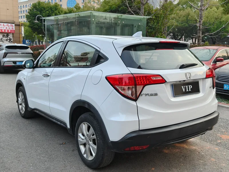 Honda Vezel 2015 1.5L Manual two-wheel drive comfort type interior photo 7 Honda Vezel 2015 1.5L Manual two-wheel drive comfort type interior photo 7