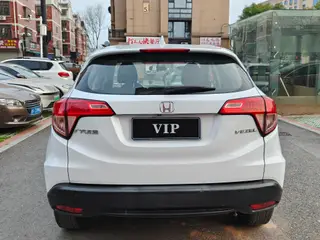 Honda Vezel 2015 1.5L Manual two-wheel drive comfort type interior photo 8 Honda Vezel 2015 1.5L Manual two-wheel drive comfort type interior photo 8