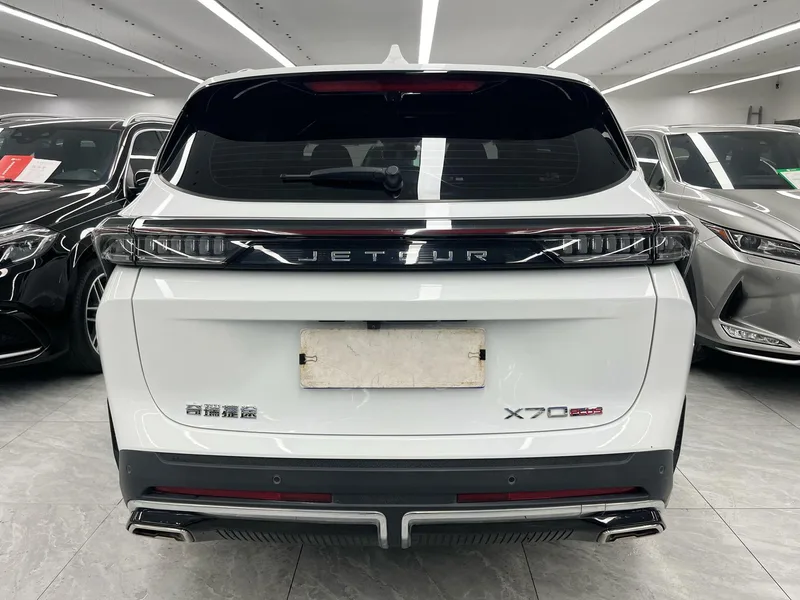 Jetour X70 PLUS 2025 1.5T 7DCT Роскошная версия 7 Кресло экстерьер фото 5 Jetour X70 PLUS 2025 1.5T 7DCT Роскошная версия 7 Кресло экстерьер фото 5