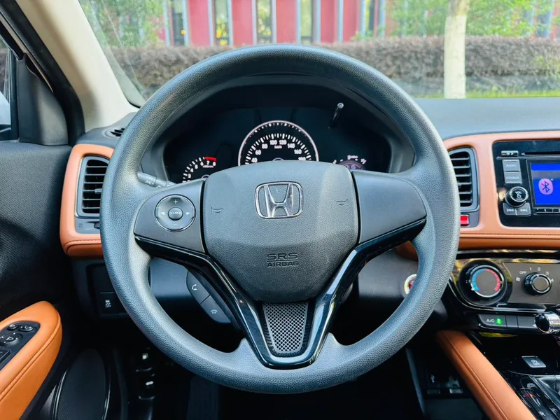 Honda Vezel 2016 1.8L CVT Two-drive pioneer type exterior photo 8