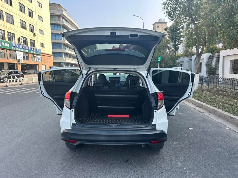 Honda Vezel 2019 1.5L CVT pioneer type Country VI exterior photo 10 Honda Vezel 2019 1.5L CVT pioneer type Country VI exterior photo 10