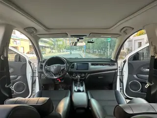 Honda Vezel 2019 1.5L CVT pioneer type Country VI interior photo 11 Honda Vezel 2019 1.5L CVT pioneer type Country VI interior photo 11