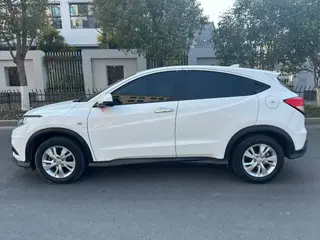 Honda Vezel 2019 1.5L CVT pioneer type Country VI interior photo 18 Honda Vezel 2019 1.5L CVT pioneer type Country VI interior photo 18