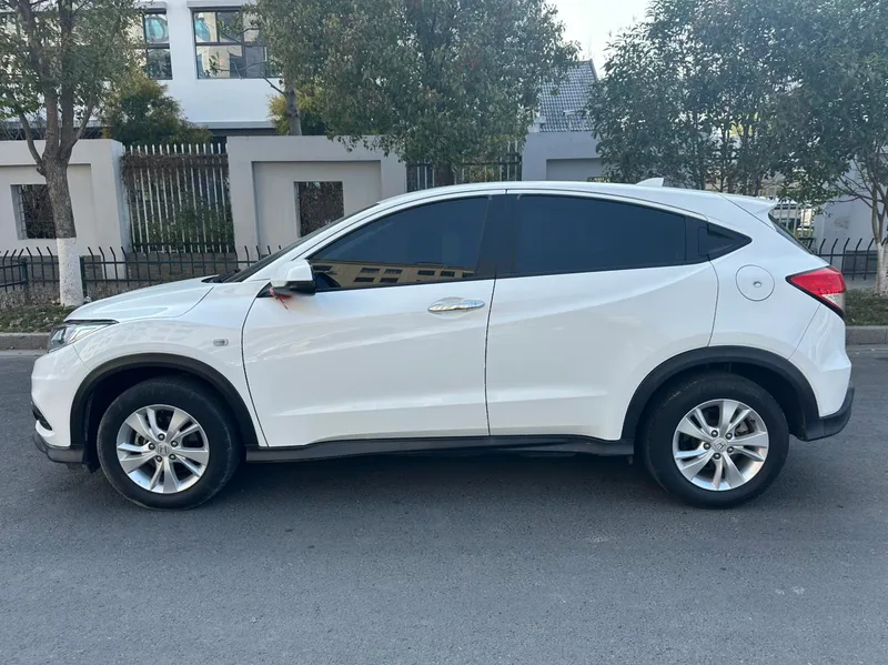 Honda Vezel 2019 1.5L CVT pioneer type Country VI interior photo 18 Honda Vezel 2019 1.5L CVT pioneer type Country VI interior photo 18