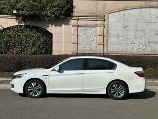 Honda Accord 2015 2.0L LX Comfort Edition exterior photo 4 Honda Accord 2015 2.0L LX Comfort Edition exterior photo 4