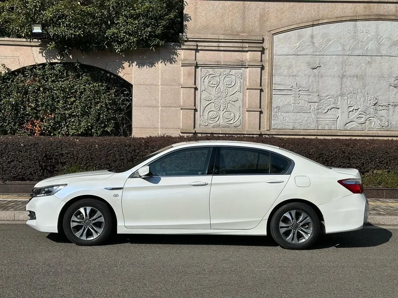 Honda Accord 2015 2.0L LX Comfort Edition exterior photo 4 Honda Accord 2015 2.0L LX Comfort Edition exterior photo 4
