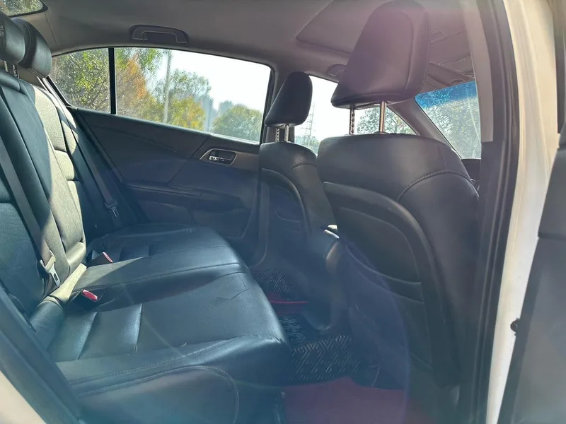 Honda Accord 2015 2.0L LX Comfort Edition interior photo 10 Honda Accord 2015 2.0L LX Comfort Edition interior photo 10
