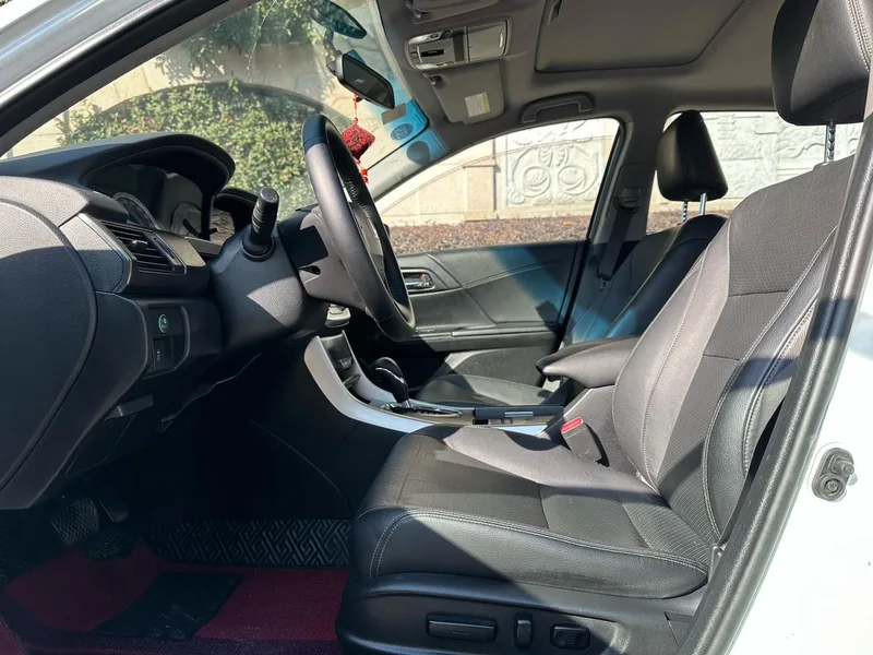 Honda Accord 2015 2.0L LX Comfort Edition interior photo 12 Honda Accord 2015 2.0L LX Comfort Edition interior photo 12