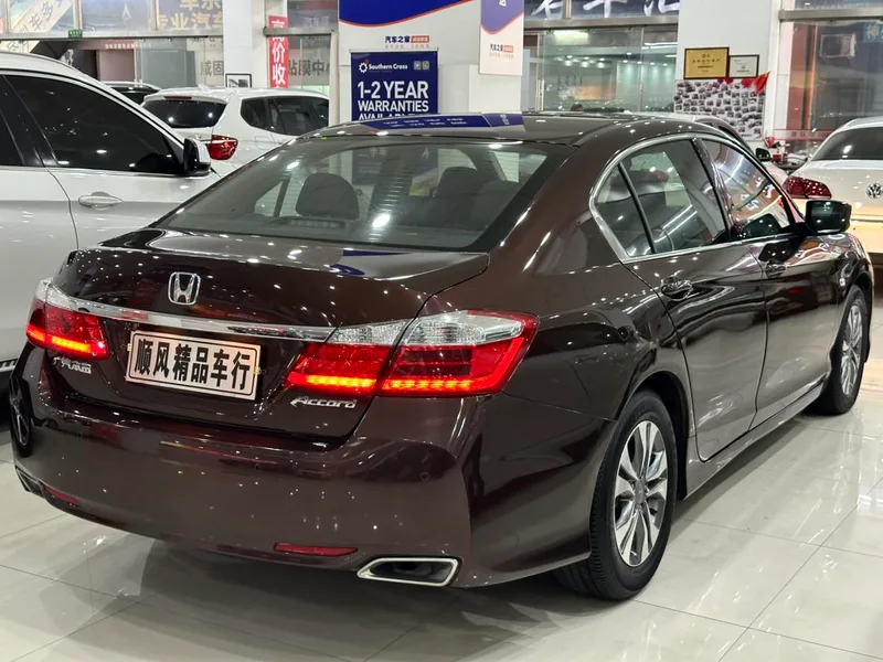 Honda Accord 2014 2.0L EX Version de luxe extérieur photo 3