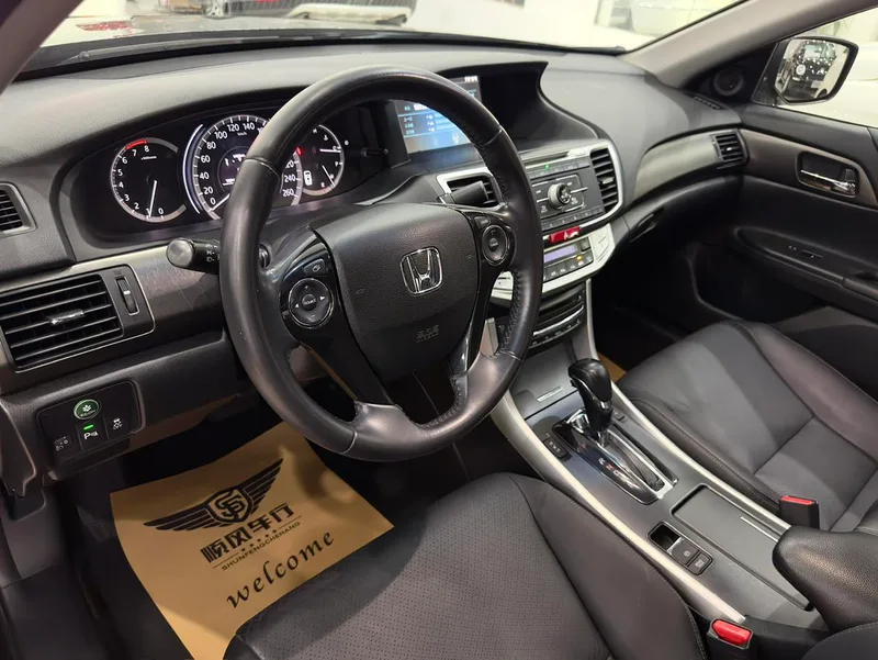 Honda Accord 2014 2.0L EX Version de luxe extérieur photo 5