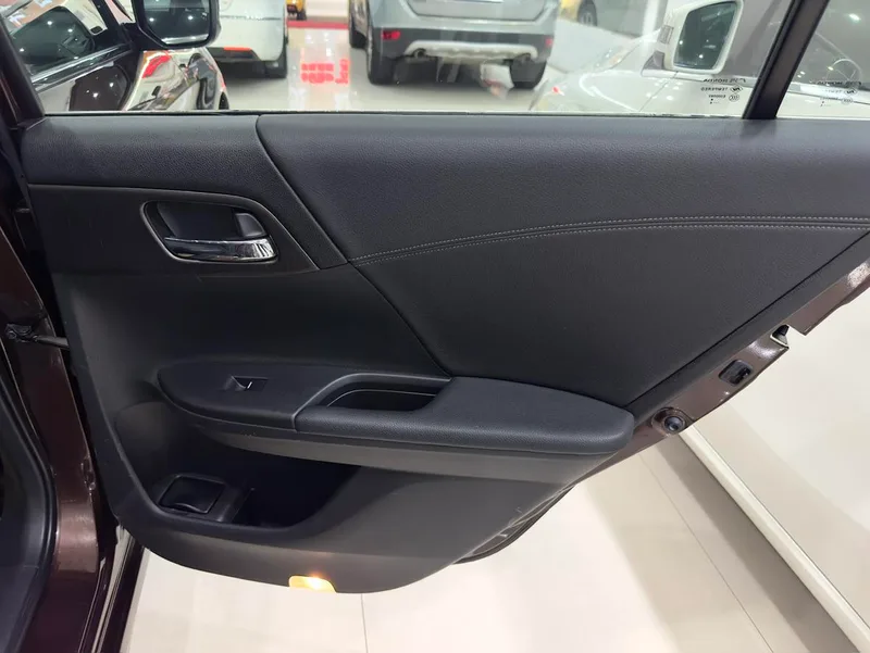 Honda Accord 2014 2.0L EX Version de luxe intérieur photo 11