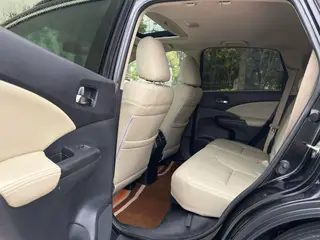 Honda CR-V 2015 2.0L Версия с двумя приводами интерьер фото 10