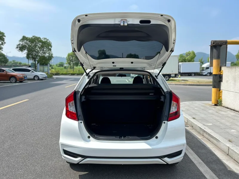 Honda Fit 2020 1.5L CVT Comfort Edition interior photo 11