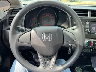 Honda Fit 2020 1.5L CVT Comfort Edition interior photo 12