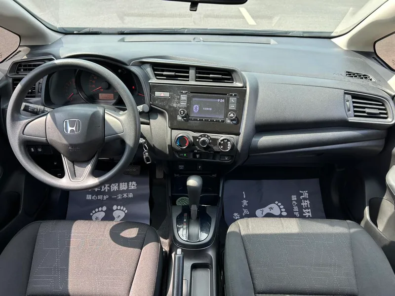 Honda Fit 2020 1.5L CVT Comfort Edition interior photo 15