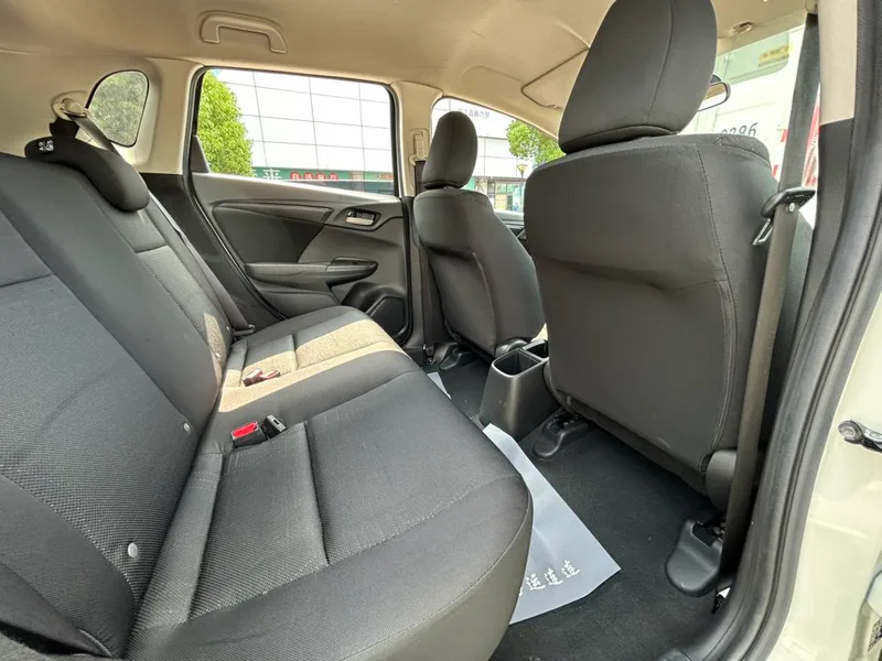 Honda Fit 2020 1.5L CVT Comfort Edition interior photo 16