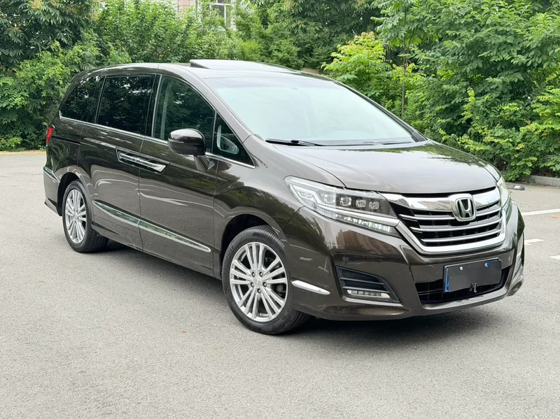 Honda Elysion 2016 2.4L Luxury Edition exterior photo 3 Honda Elysion 2016 2.4L Luxury Edition exterior photo 3
