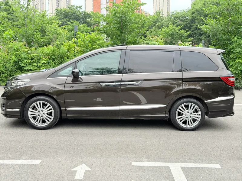 Honda Elysion 2016 2.4L Luxury Edition exterior photo 6 Honda Elysion 2016 2.4L Luxury Edition exterior photo 6