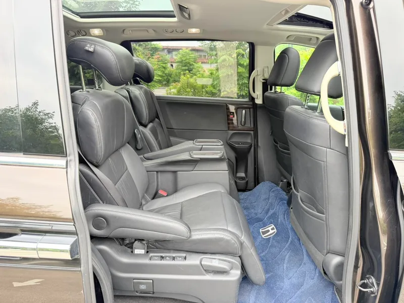 Honda Elysion 2016 2.4L Luxury Edition interior photo 17 Honda Elysion 2016 2.4L Luxury Edition interior photo 17