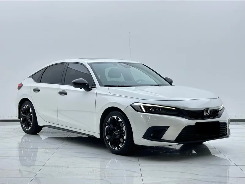 Honda Civic 2023 240TURBO CVT Versión fuerte interior foto 8