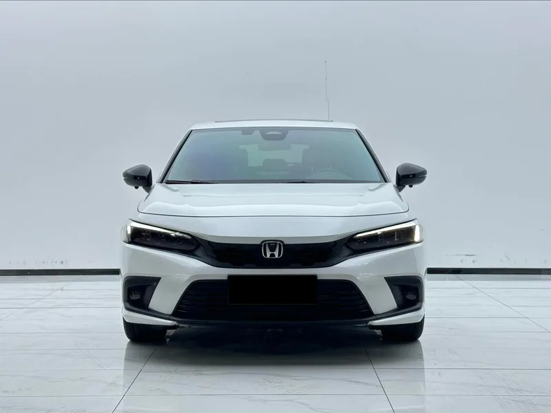 Honda Civic 2023 240TURBO CVT Versión fuerte interior foto 10