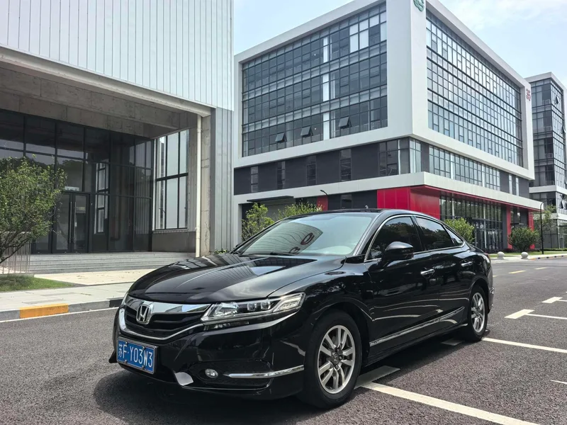 Honda Spirior 2017 2.0L Classic Edition exterior photo 1 Honda Spirior 2017 2.0L Classic Edition exterior photo 1