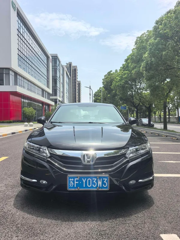 Honda Spirior 2017 2.0L Classic Edition exterior photo 2 Honda Spirior 2017 2.0L Classic Edition exterior photo 2