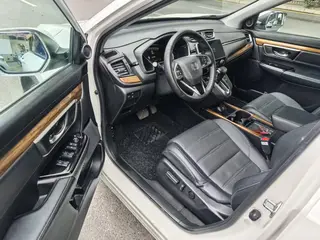 Honda CR-V 2020 Versión deslumbrante plus 240TURBO CVT Versión de moda con tracción en dos ruedas exterior foto 4 Honda CR-V 2020 Versión deslumbrante plus 240TURBO CVT Versión de moda con tracción en dos ruedas exterior foto 4