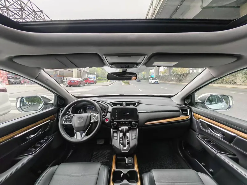 Honda CR-V 2020 Versión deslumbrante plus 240TURBO CVT Versión de moda con tracción en dos ruedas exterior foto 5 Honda CR-V 2020 Versión deslumbrante plus 240TURBO CVT Versión de moda con tracción en dos ruedas exterior foto 5