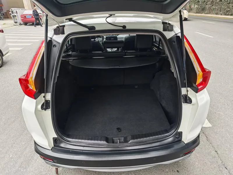 Honda CR-V 2020 Versión deslumbrante plus 240TURBO CVT Versión de moda con tracción en dos ruedas interior foto 7 Honda CR-V 2020 Versión deslumbrante plus 240TURBO CVT Versión de moda con tracción en dos ruedas interior foto 7