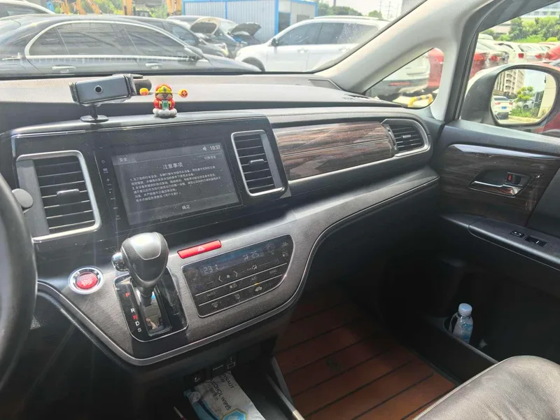 Honda Elysion 2016 2.4L Модная версия экстерьер фото 8