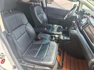 Honda Elysion 2016 2.4L Модная версия интерьер фото 15