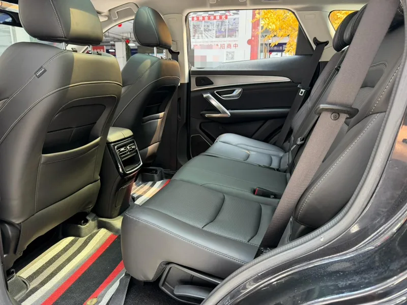 Jetour X70 PLUS 2021 Restyling 1.5T DCT mountain Pro 5 seat interior photo 14 Jetour X70 PLUS 2021 Restyling 1.5T DCT mountain Pro 5 seat interior photo 14