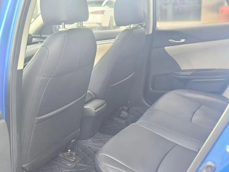 Honda Civic 2016 180TURBO CVT Комфорт-версия интерьер фото 6