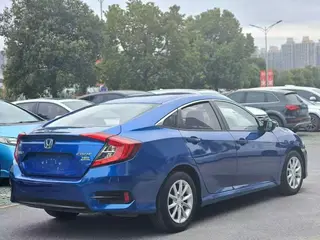 Honda Civic 2016 180TURBO CVT Комфорт-версия интерьер фото 9