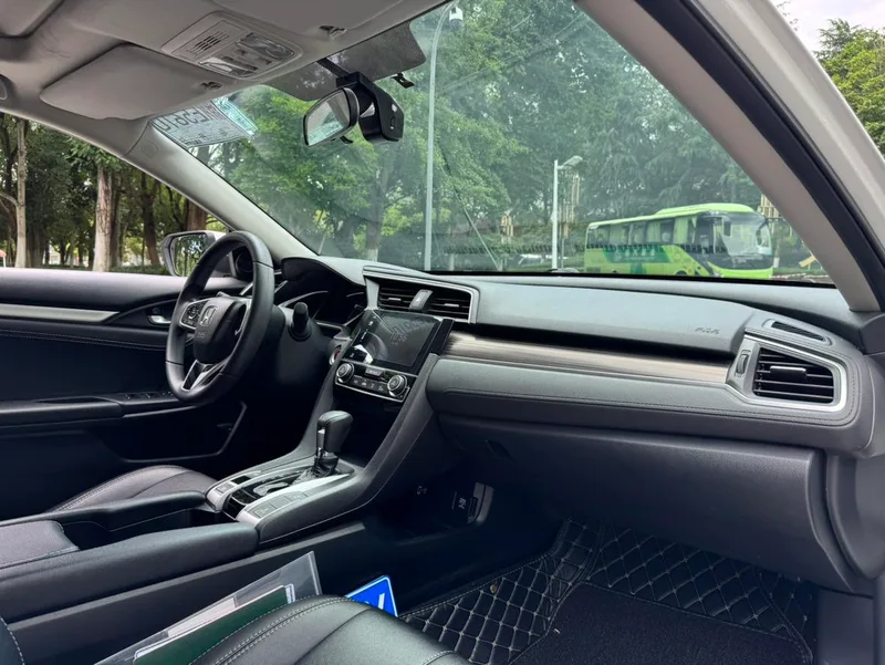 Honda Civic 2019 220TURBO CVT Dynamic Edition Country VI interior photo 8 Honda Civic 2019 220TURBO CVT Dynamic Edition Country VI interior photo 8
