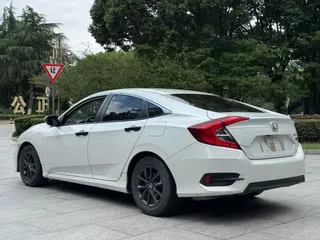 Honda Civic 2019 220TURBO CVT Dynamic Edition Country VI interior photo 9 Honda Civic 2019 220TURBO CVT Dynamic Edition Country VI interior photo 9