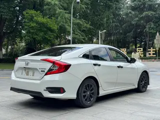 Honda Civic 2019 220TURBO CVT Dynamic Edition Country VI interior photo 11 Honda Civic 2019 220TURBO CVT Dynamic Edition Country VI interior photo 11