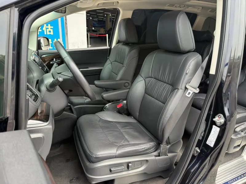 Honda Odyssey 2018 2.4L Versión de disfrute inteligente interior foto 15