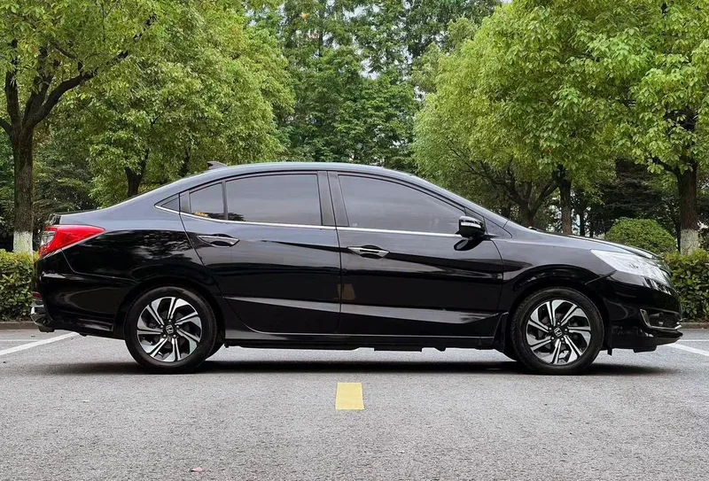 Honda Crider 2017 1.8L CVT Deluxe Special Edition exterior photo 4