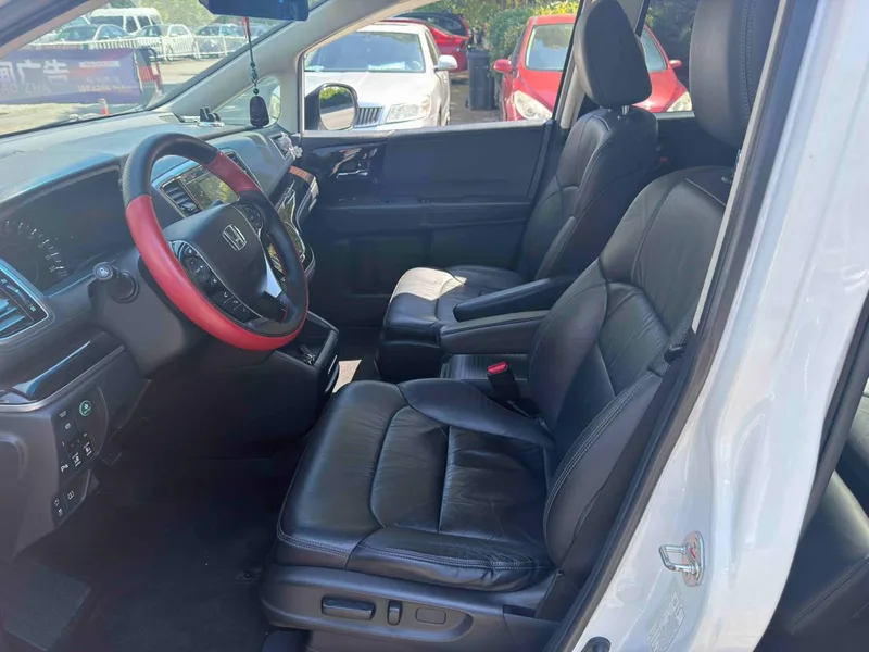 Honda Odyssey 2018 2.4L Smart Edition interior photo 8