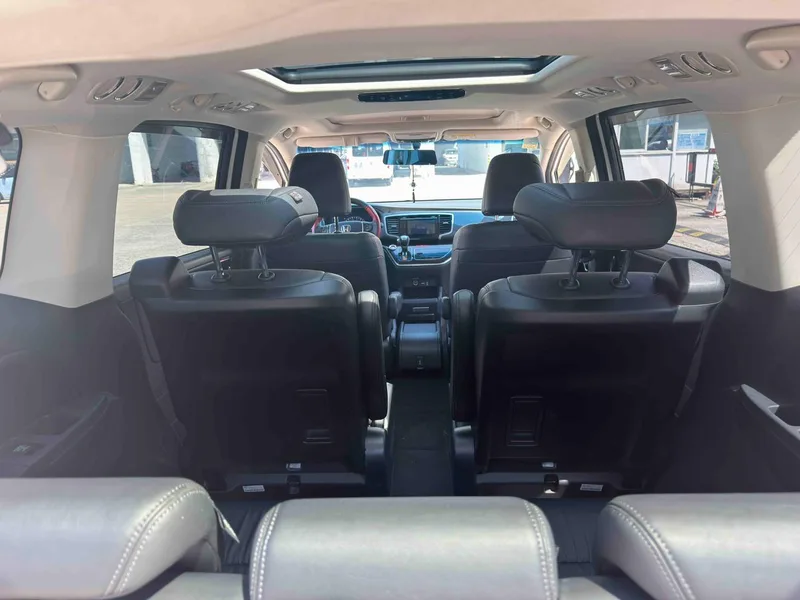 Honda Odyssey 2018 2.4L Smart Edition interior photo 9