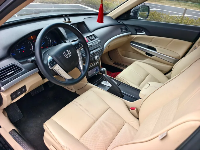 Honda Crosstour 2012 2.4L Luxury Edition exterior photo 10 Honda Crosstour 2012 2.4L Luxury Edition exterior photo 10