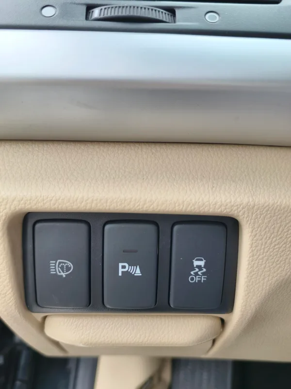 Honda Crosstour 2012 2.4L Luxury Edition interior photo 15 Honda Crosstour 2012 2.4L Luxury Edition interior photo 15