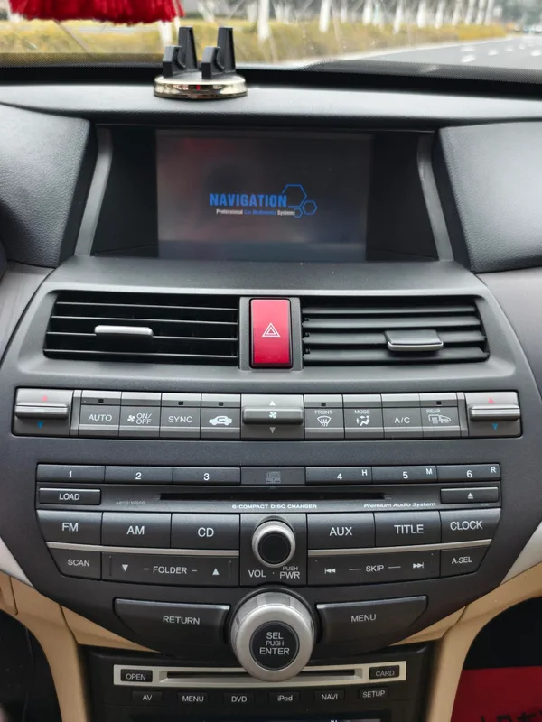 Honda Crosstour 2012 2.4L Luxury Edition interior photo 16 Honda Crosstour 2012 2.4L Luxury Edition interior photo 16