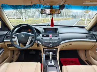 Honda Crosstour 2012 2.4L Luxury Edition interior photo 17 Honda Crosstour 2012 2.4L Luxury Edition interior photo 17