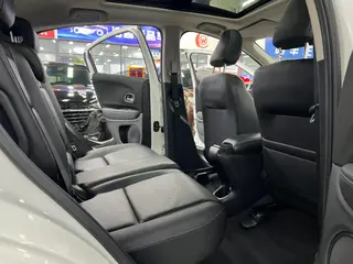 Honda Vezel 2017 1.8L CVT Pionero de tracción en dos ruedas interior foto 9 Honda Vezel 2017 1.8L CVT Pionero de tracción en dos ruedas interior foto 9
