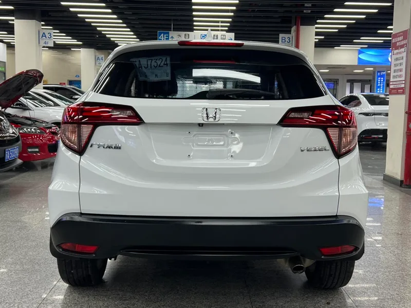 Honda Vezel 2017 1.8L CVT Pionero de tracción en dos ruedas interior foto 11 Honda Vezel 2017 1.8L CVT Pionero de tracción en dos ruedas interior foto 11